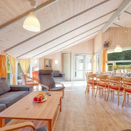 Kranich Ferienhaeuser Mit Innenpool Hohendorf  Buitenkant foto